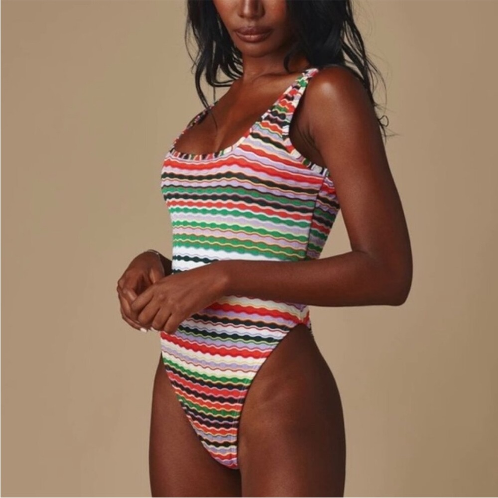Montce Colorful Wave Pattern One Piece Swimsuit